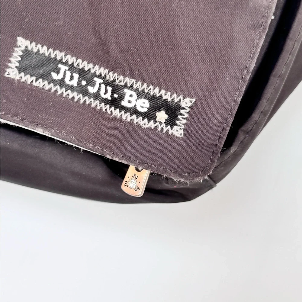 Ju-Ju-Be Classic Collection Better Be Messenger Diaper Bag, Black/Silver
